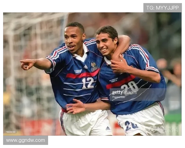 98年世界杯法国队前锋亨利的崛起与冠军之路传奇全景回顾与荣耀瞬间