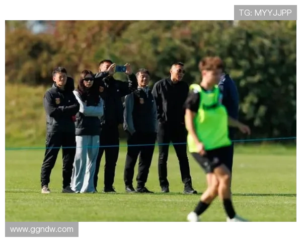 英超青训体系与优秀青训球队的培养模式