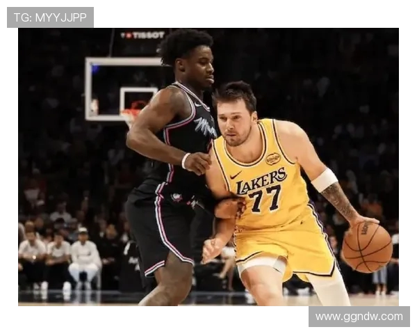 东契奇谈与詹姆斯和里夫斯的合作挑战及对艾顿的积极影响 东契奇谈与詹姆斯和里夫斯的合作挑战及对艾顿的积极影响