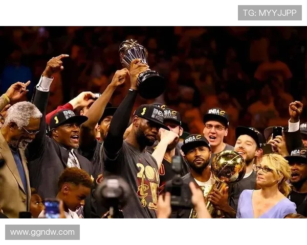 2013年NBA季后赛热火击败马刺卫冕总冠军詹姆斯获MVP